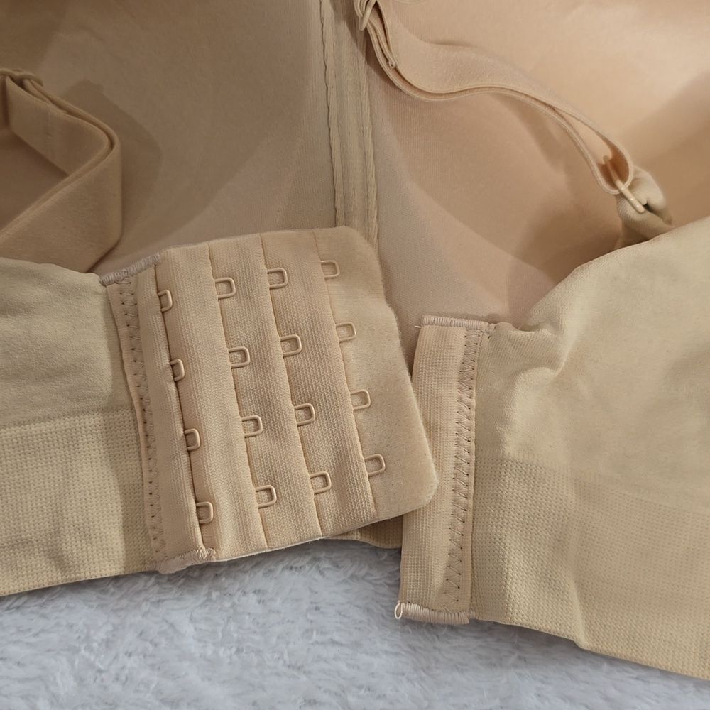 Seamless Light Cream Wireless T-Shirt Bra - Picture 4 of 5